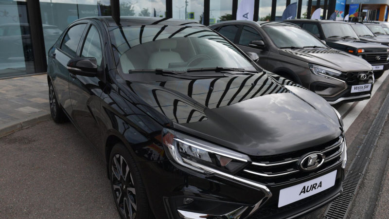 «АвтоВАЗ» начинает розничные продажи Lada Aura