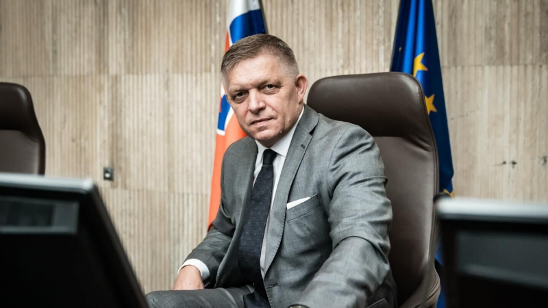 Фицо заявил, что считает личным долгом посетить Россию в День Победы