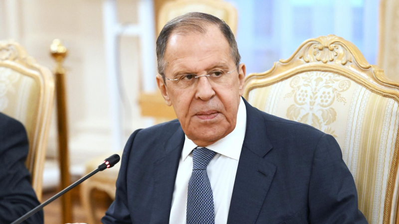 Лавров прокомментировал заявления отправить на Украину иностранных военных
