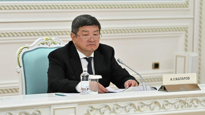 Премьер Кыргызстана Акылбек Жапаров освобожден от должности