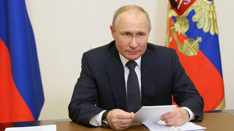 Путин предложил обсудить развитие промышленности двойного назначения