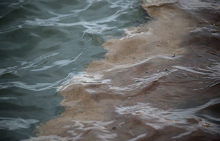 Разлив топлива зафиксирован на месте ЧП с двумя танкерами в Керченском проливе