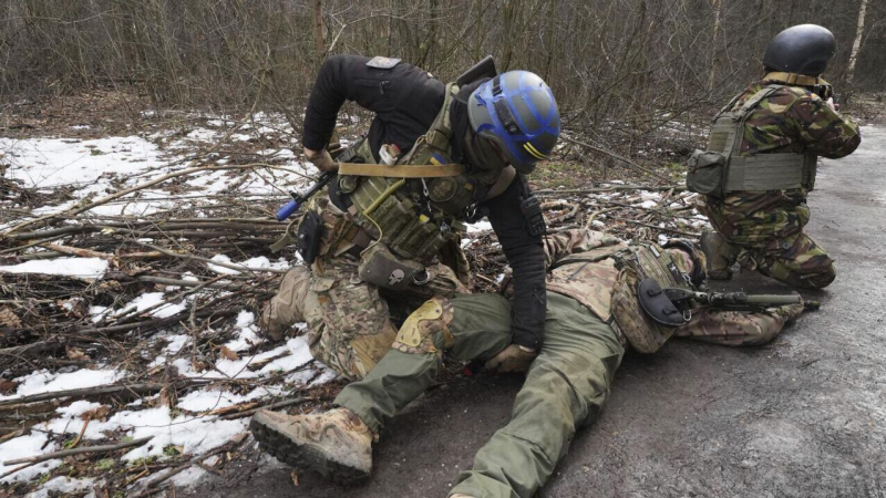 Украинские боевики бросили тела погибших сослуживцев в Работино