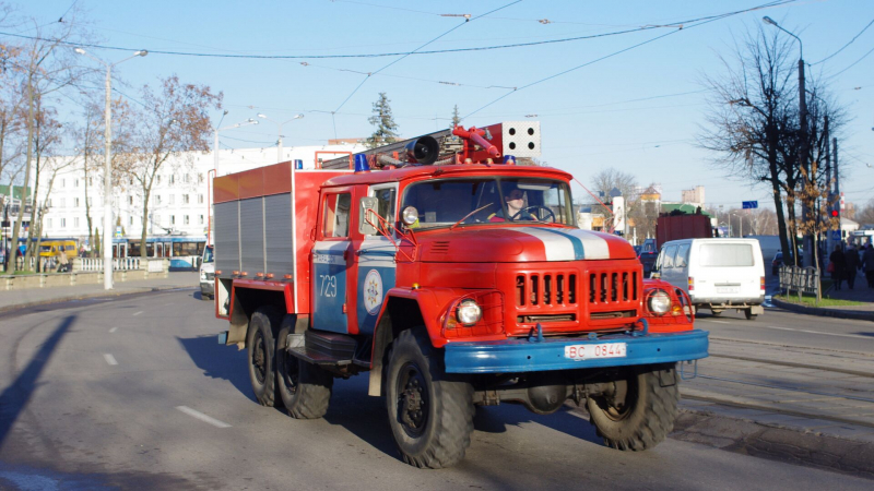 В белорусском Витебске загорелся торговый центр