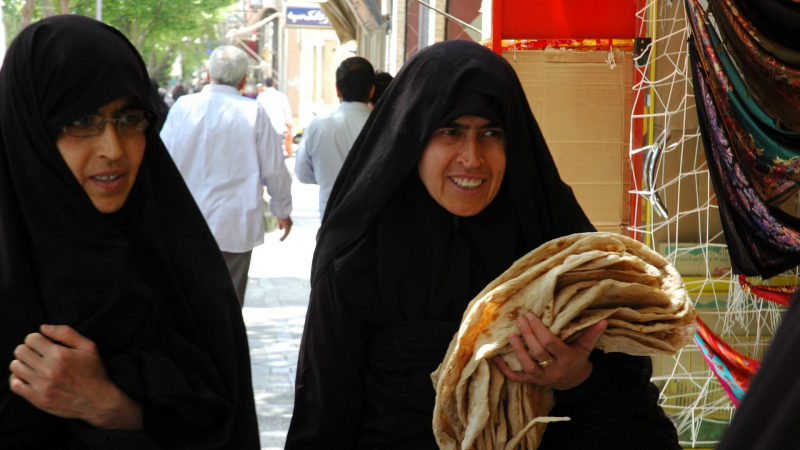 В Иране проект о целомудрии и хиджабе отправили на доработку, пишет SNN