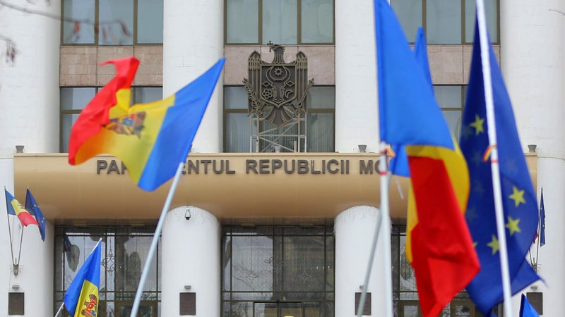 В Молдавии выдвинули вотум недоверия правительству
