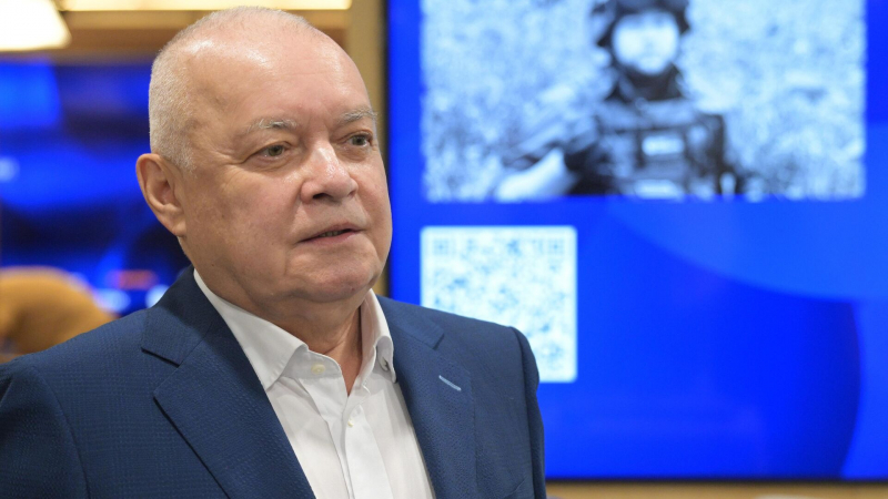 Несправедливостью назвал происходящее с представительством Sputnik в Баку Дмитрий Киселев